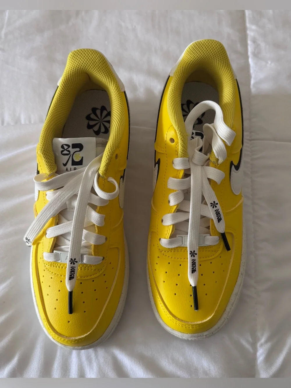 Nike Force 1 Lv8 '82 Women Sneakers - Yellow/white